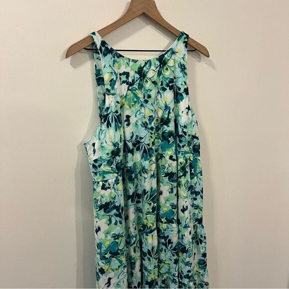 Torrid Maxi Washable Gauze Halter Tiered
Dress Watercolor Floral Size 1X - Picture 6 of 16